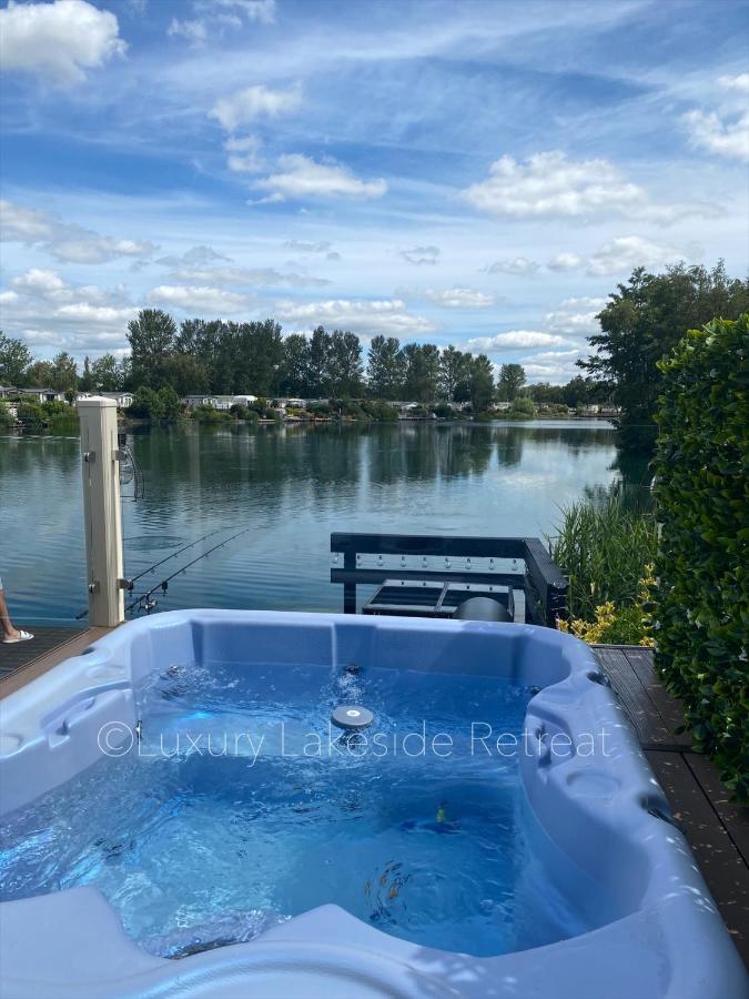 Lakeside Retreat With Hot Tub & Fishing Peg At Tattershall Lakes Country Park Otel Dış mekan fotoğraf