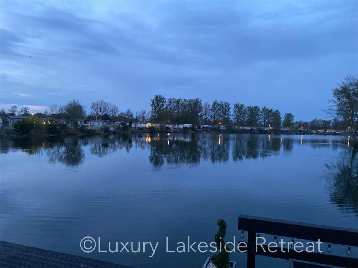 Lakeside Retreat With Hot Tub & Fishing Peg At Tattershall Lakes Country Park Otel Dış mekan fotoğraf