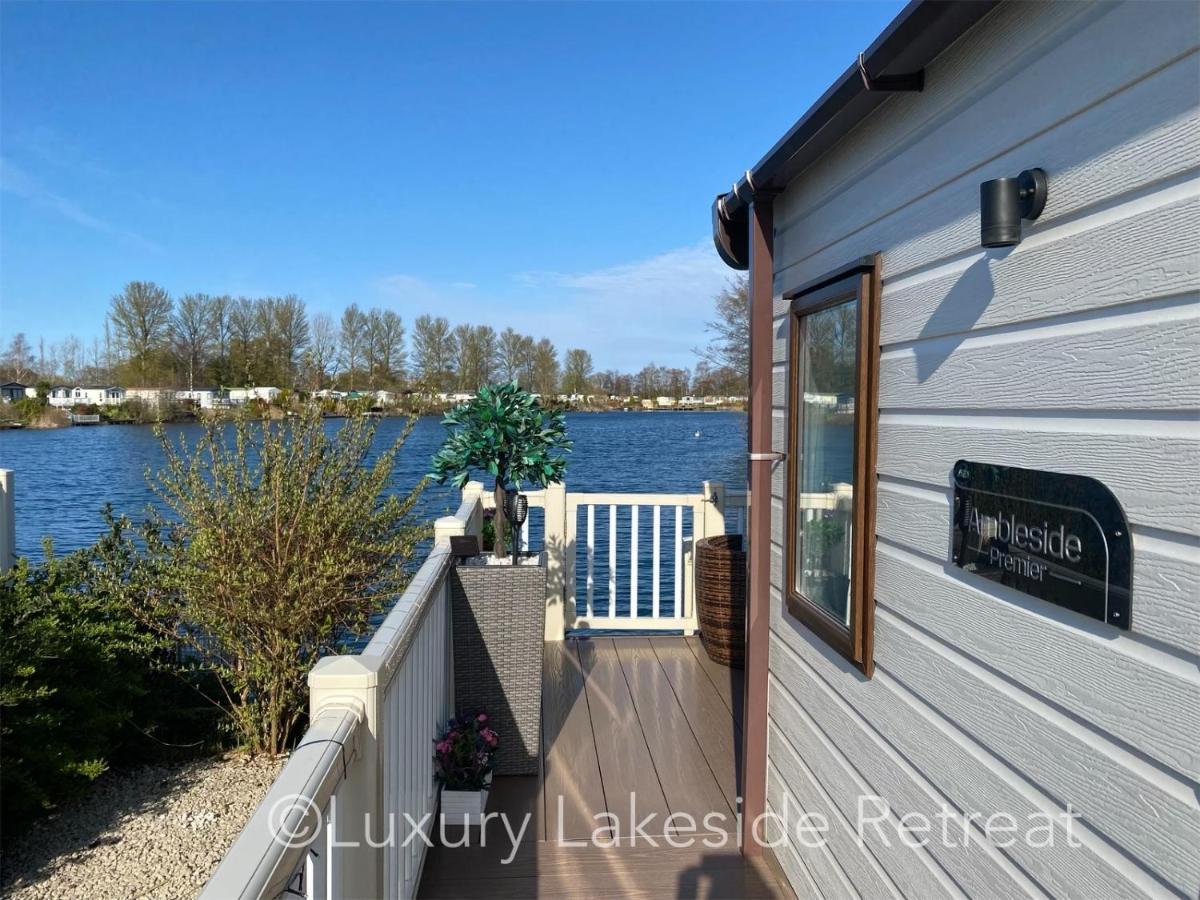 Lakeside Retreat With Hot Tub & Fishing Peg At Tattershall Lakes Country Park Otel Dış mekan fotoğraf