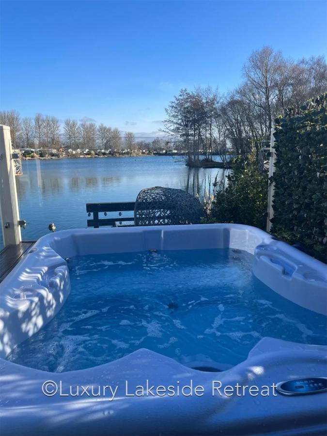 Lakeside Retreat With Hot Tub & Fishing Peg At Tattershall Lakes Country Park Otel Dış mekan fotoğraf